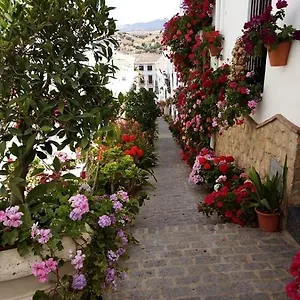 Сasa de vacaciones Casa De Flores - A Picture Perfect Location!, El Gastor